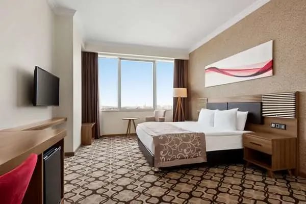 Ramada by Wyndham - Resim 2