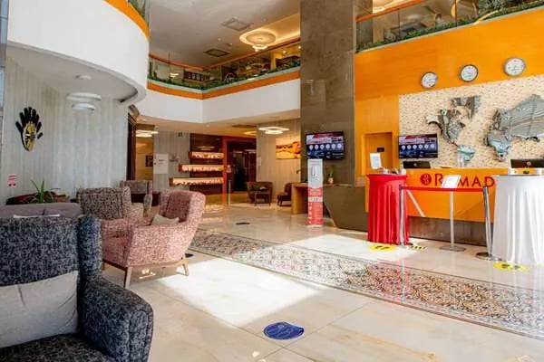 Ramada by Wyndham - Resim 10