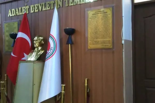 Alaşehir Adliyesi - Resim 4