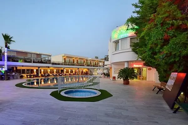 Tropicana Beach Hotel - Resim 5