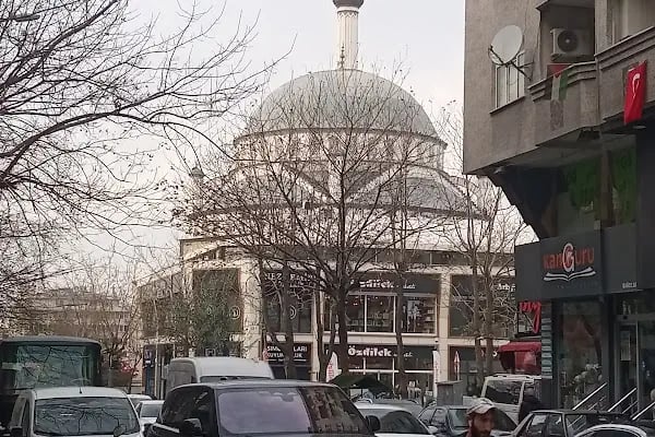 Bağcılar Meydan Cami Önü - Resim 2