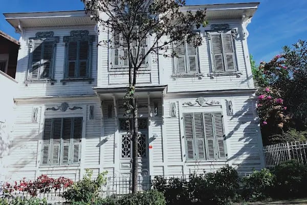 İstanbul Büyükşehir Belediyesi Heybeliada Spor Tesisi - Resim 5