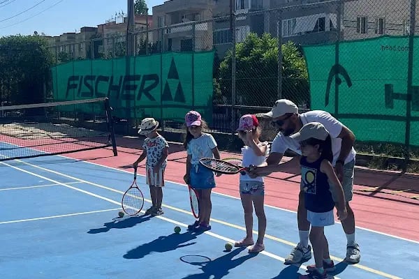 Aliağa tenis kulübü Hakan hoca - Resim 1
