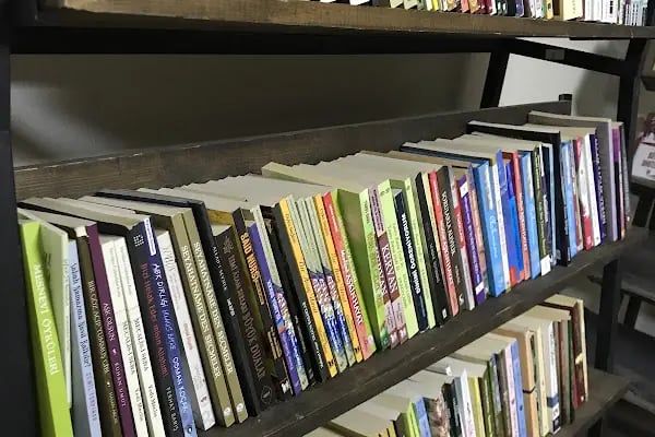 Balıkesir İnsancıl Kitabevi - Resim 15
