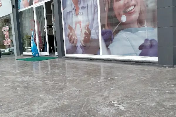 Uğurlu Dental Ağız ve Diş Sağlığı Polikliniği - Resim 4