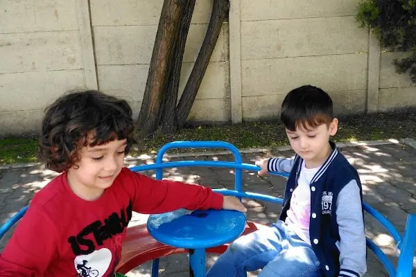 Uçan Halı Çocuk Parkı - Resim 2