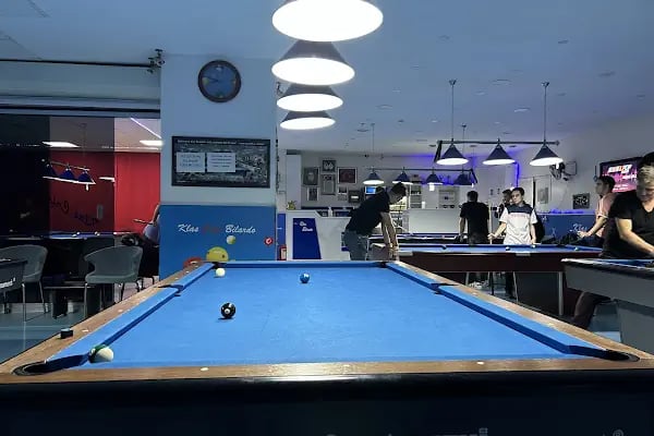 Meşhur O.Ç' nin Bilardo Salonu - Resim 13