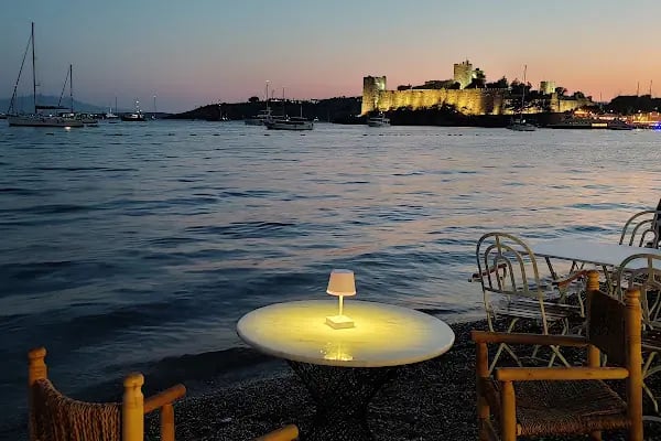 Cool beach cafe - Resim 3