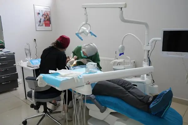 ÖZEL AB AĞIZ VE DIŞ SAĞLIĞI POLİKLİNİĞİ - Resim 12