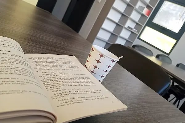 T.C. MERSİN BÜYÜKSEHİR BELEDİYESİ HAL MAHALLESi KÜTÜPHANESİ - Resim 5