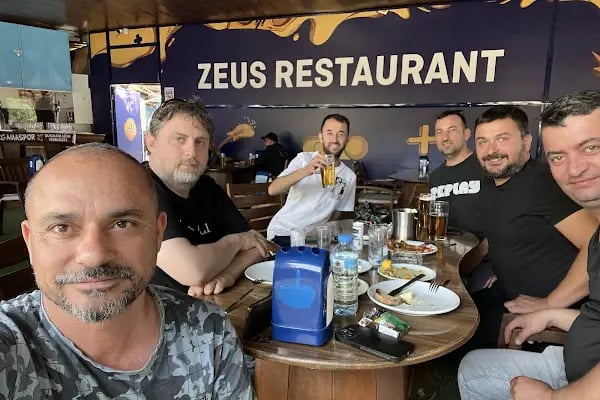 Zeus Restaurant - Resim 6