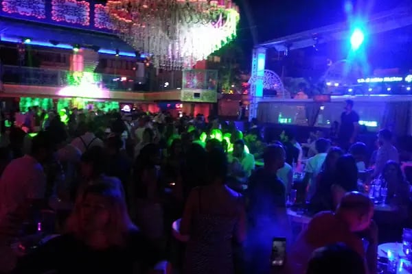 The Central Bar - Resim 4