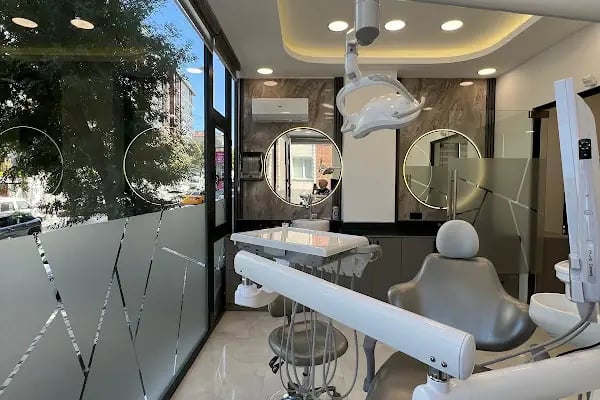 Özel 34 Ağız ve Diş Sağlığı Polikliniği | Avcılar Diş Hekimi | Diş Polikliniği | İmplant Tedavisi | Zirkonyum Kaplama - Resim 2