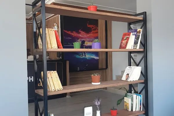 Kozmos Kütüphane Cafe - Resim 1