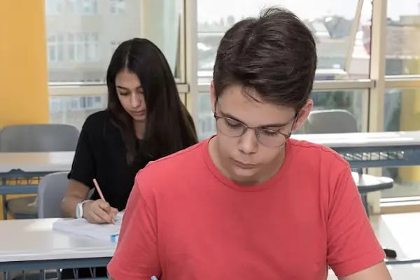 Bayraklı Uğur Kurs - Resim 9