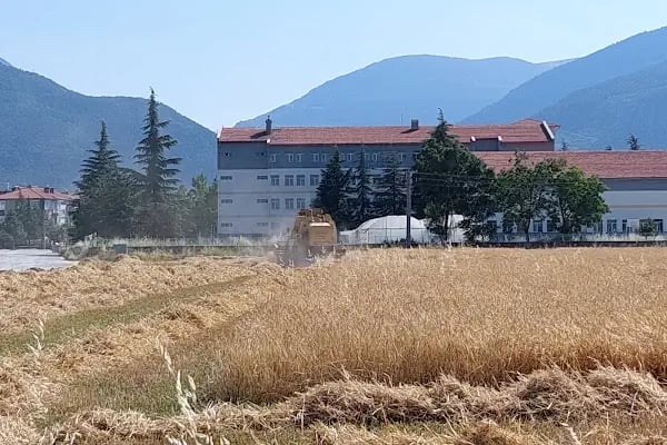 Akşehir Ticaret Lisesi - Resim 17