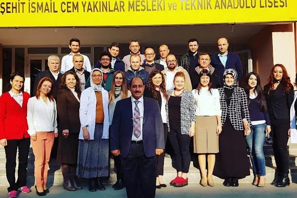 Akşehir Ticaret Lisesi - Resim 2