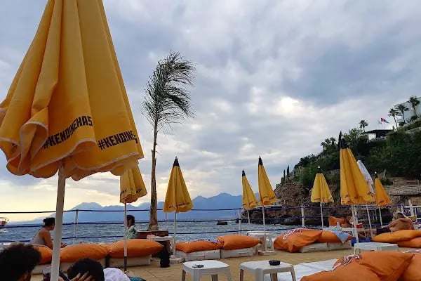 BLM BEACH - Resim 16