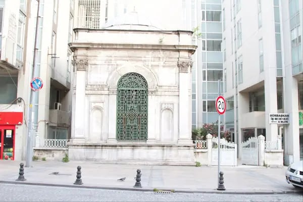 Mahmut Nedim Paşa Türbesi - Resim 3