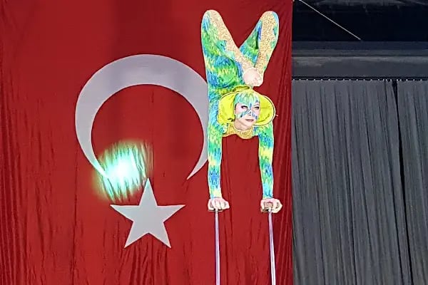 Bağcılar Adalet Turan Spor Salonu - Resim 18