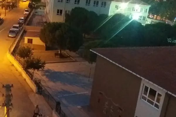 Bergama 100. Yıl İlkokulu - Resim 2