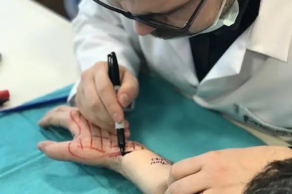 Doç. Dr. Burak Sercan Erçin, Plastik Rekonstrüktif Ve Estetik Cerrahi - Resim 12