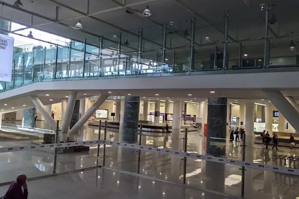 Garenta İzmir Adnan Menderes Havalimanı Araç Kiralama - Resim 6