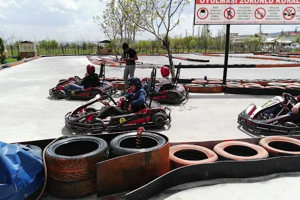 GrandPrix Go Kart kafe Restorant - Resim 18