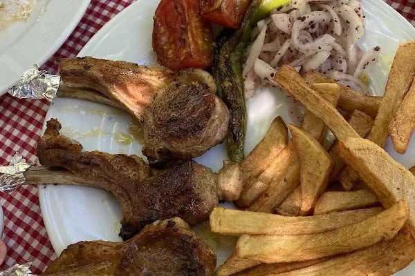 ADIM ADIM BAHÇE RESTAURANT - Resim 1