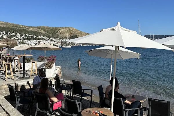 Surfer Caravan Beach - Resim 8