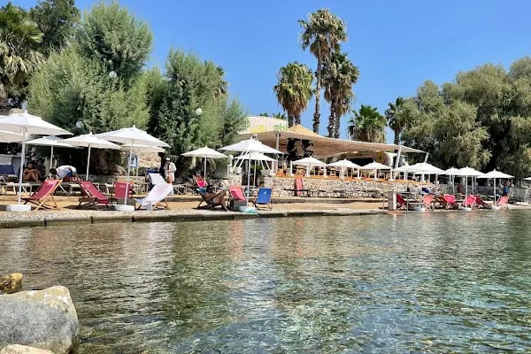 Surfer Caravan Beach - Resim 5