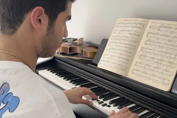 Bahçeşehir Melodi Sanat Akademisi &amp; Avcılar Müzik Okulları &amp; Gitar Kursu &amp; Bateri Kursu &amp; Keman Kursu &amp; Yan Flüt Kursu - Resim 9