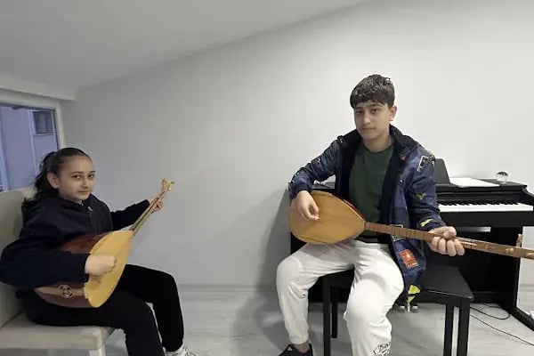 Bahçeşehir Melodi Sanat Akademisi &amp; Avcılar Müzik Okulları &amp; Gitar Kursu &amp; Bateri Kursu &amp; Keman Kursu &amp; Yan Flüt Kursu - Resim 5