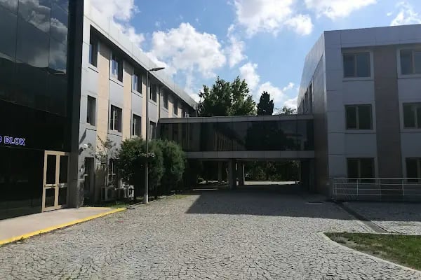 Yıldız Teknik Üniversitesi Spor Salonu - Resim 3