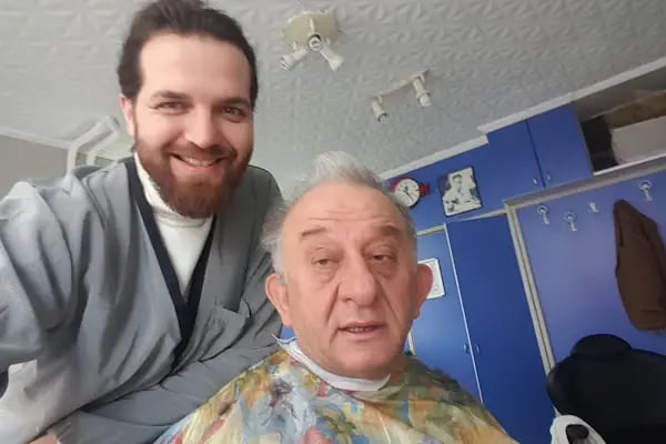 Kardeşler Erkek Kuaförü - Resim 18