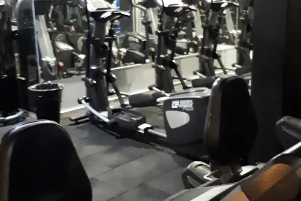 Hangar Life Fitness - Resim 12
