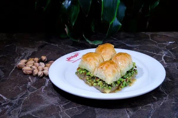 Antepli Şerifoğlu baklavaları Arnavutköy Şubesi - Resim 4
