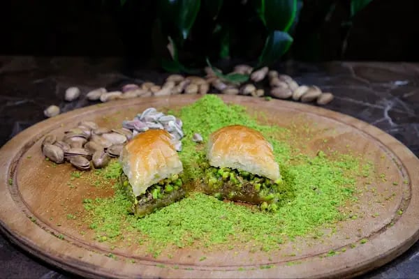 Antepli Şerifoğlu baklavaları Arnavutköy Şubesi - Resim 3