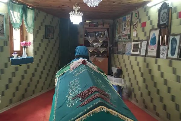 Uyku Dede Türbesi - Resim 2