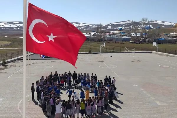 ŞEHİT HASAN SUBAŞI KÜRKÇÜYURT İLK-ORTAOKULU - Resim 2
