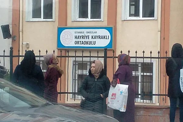 Hayriye Kayraklı Ortaokulu - Resim 3
