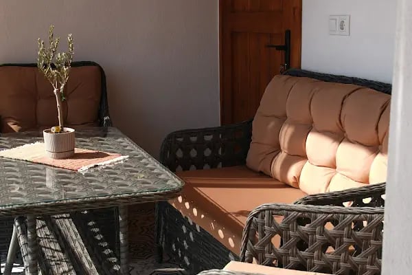 Rhea Guesthouse - Resim 8