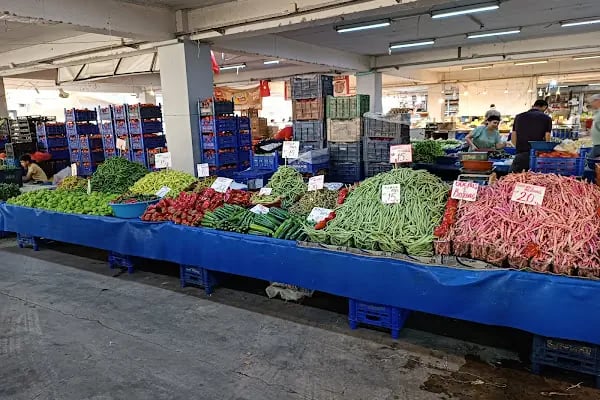 Bornova Belediyesi Merkez Pazar Yeri - Resim 5