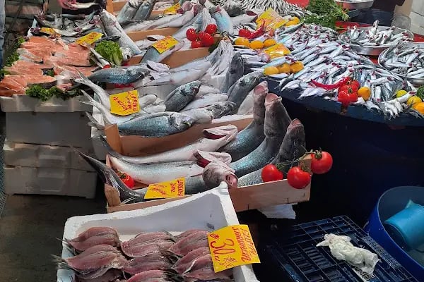 Bornova Belediyesi Merkez Pazar Yeri - Resim 4