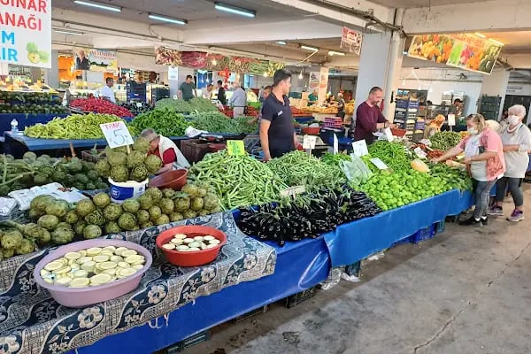 Bornova Belediyesi Merkez Pazar Yeri - Resim 1