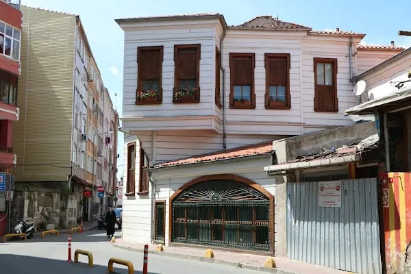 Tarihi Türbe - Resim 9