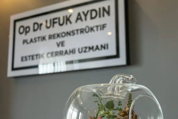 Dr. Alper Bayraktar Estetik & Plastik Cerrahi Uzmanı - Resim 6