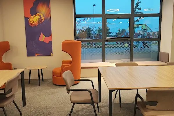Arnavutköy Belediyesi Necip Fazıl Kısakürek Kütüphanesi - Resim 3