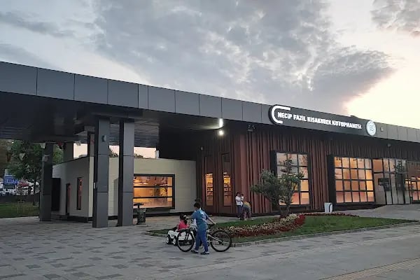 Arnavutköy Belediyesi Necip Fazıl Kısakürek Kütüphanesi - Resim 4