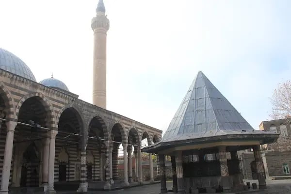 Behram Paşa Camii - Resim 1